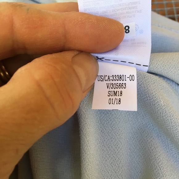 Banana Republic Factory Sleeveless Career Blouse - Picture 7 of 7